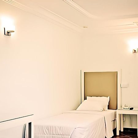 Hotel Raya Tichy Exterior foto